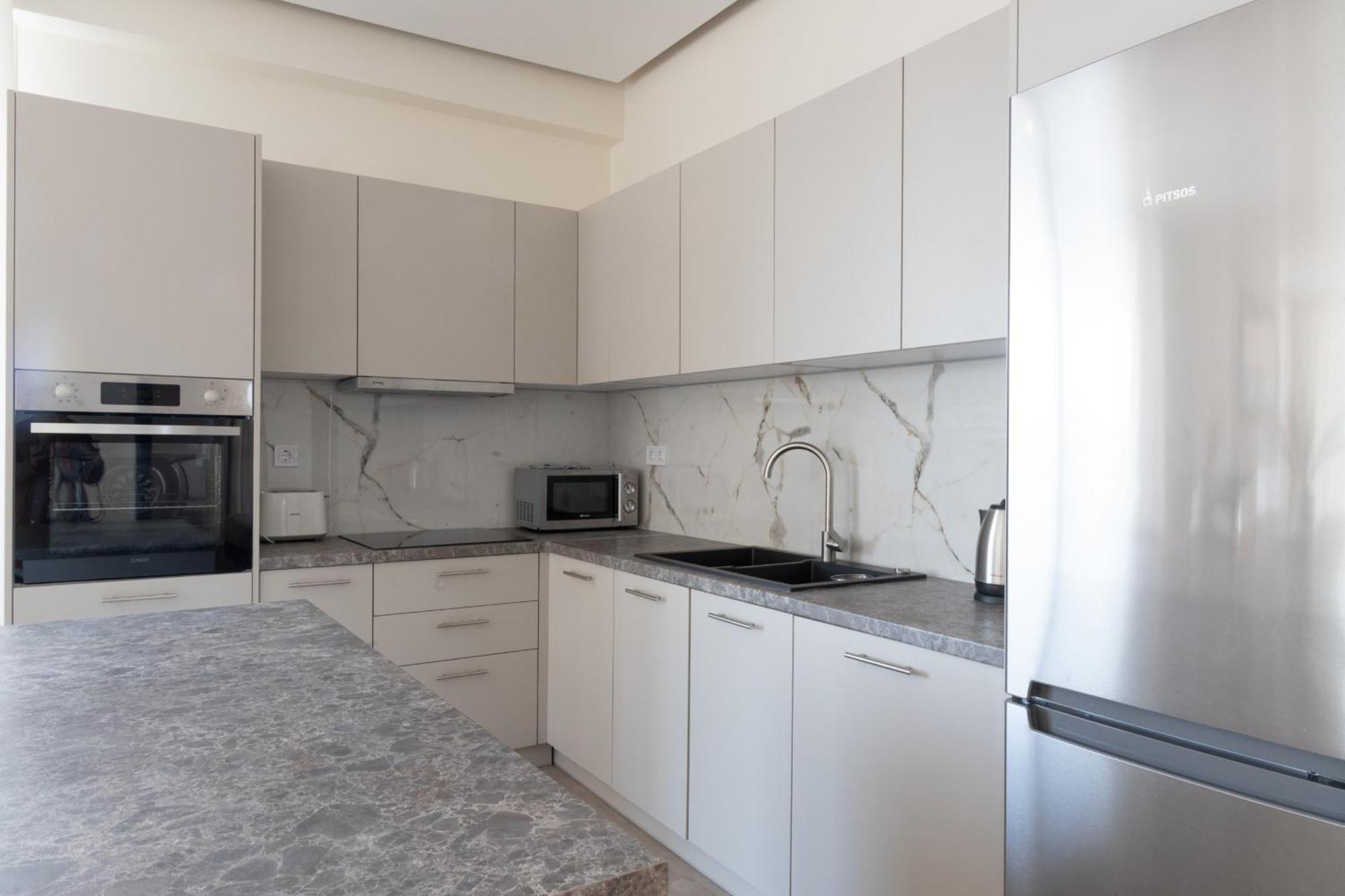 Luxurious 3-Bedroom Seaside Retreat Fully Renovated In 2025 Atenas Exterior foto