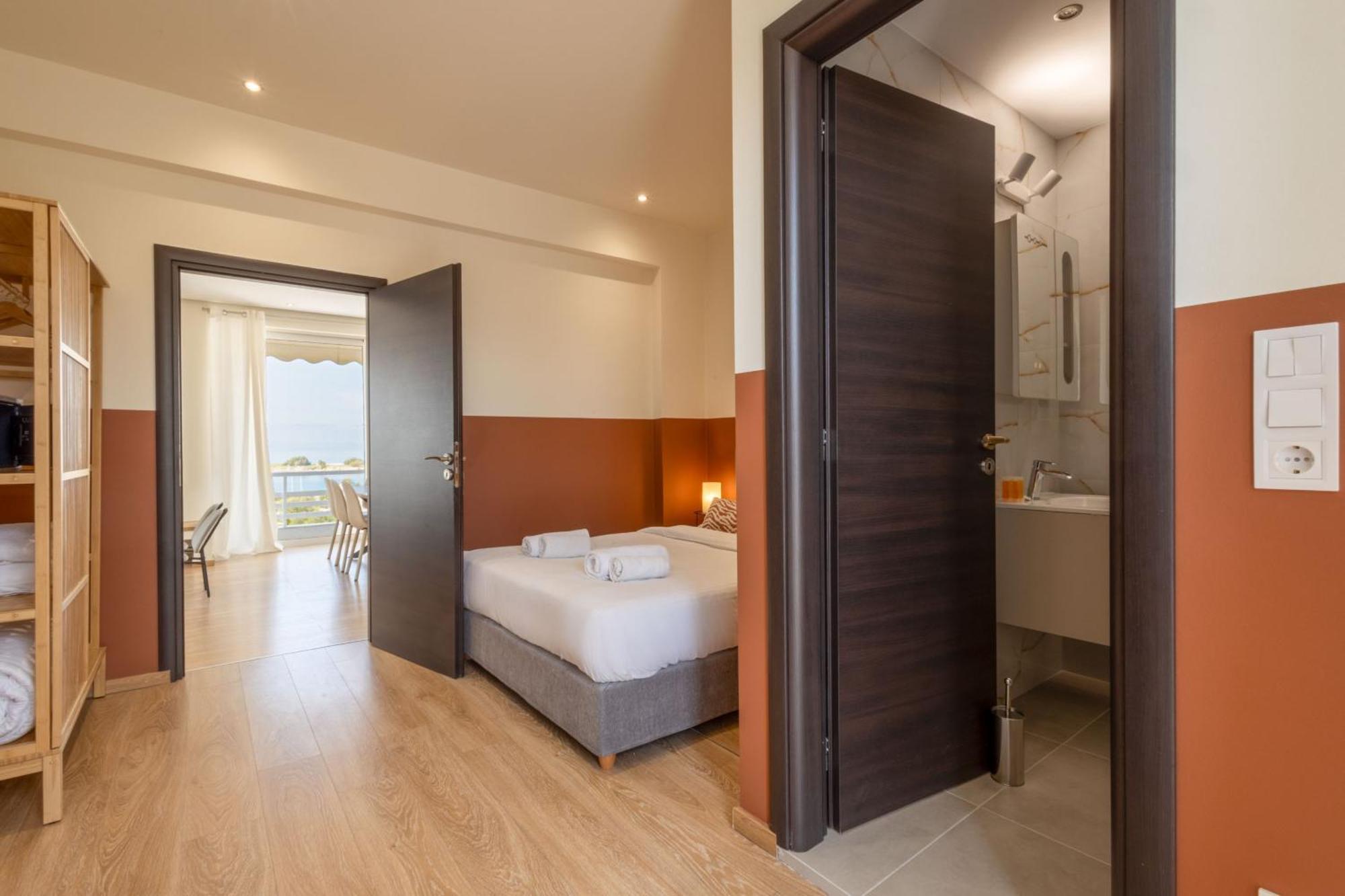 Luxurious 3-Bedroom Seaside Retreat Fully Renovated In 2025 Atenas Exterior foto